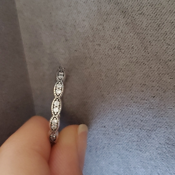 PANDORA sparkling leaves band ring - Picture 4 of 6
